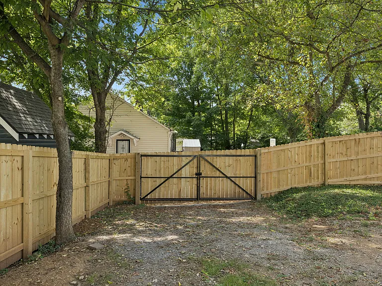 1602 Lischey Ave — Photo 33