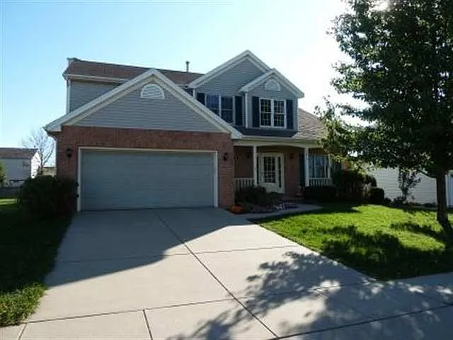 2815 Chesapeake Ln photo 1