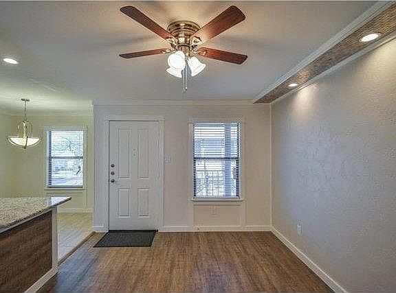 5th image of 3704 Washburn Ave APT D