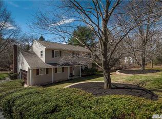 8 Russell Dr, Wading River, NY 11792