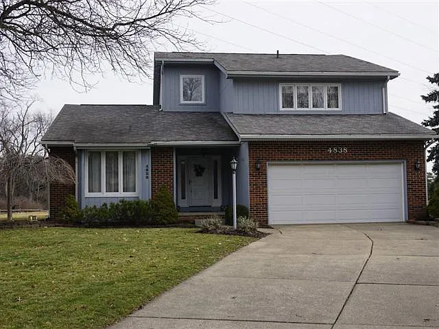 4838 Tanglewood Cir NE photo 1
