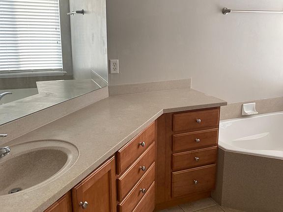 4th image of 4307 N Chestnut Oak Dr