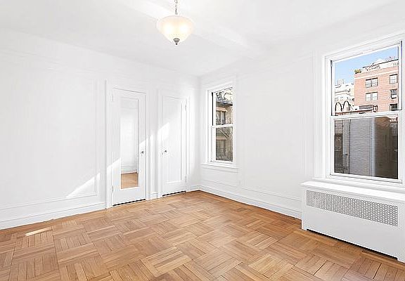2nd image of 115 E 89th St APT 8D