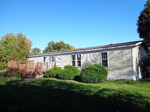 4th image of 7905 E Becker St NE