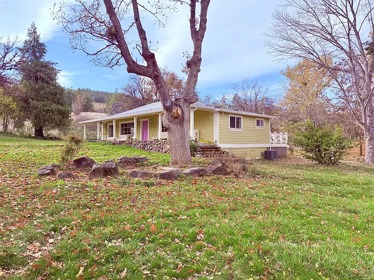 2099 Emigrant Creek Rd — Photo 18