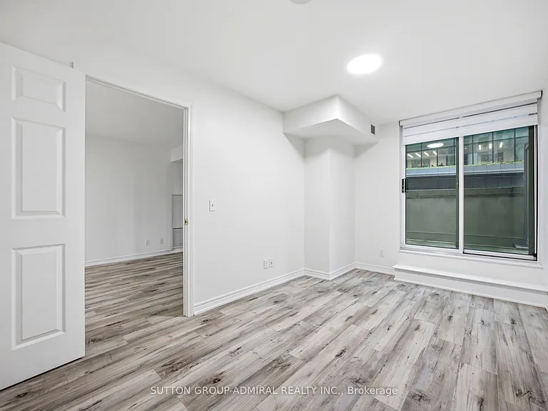 30 Grand Trunk Cres #309 — Photo 22