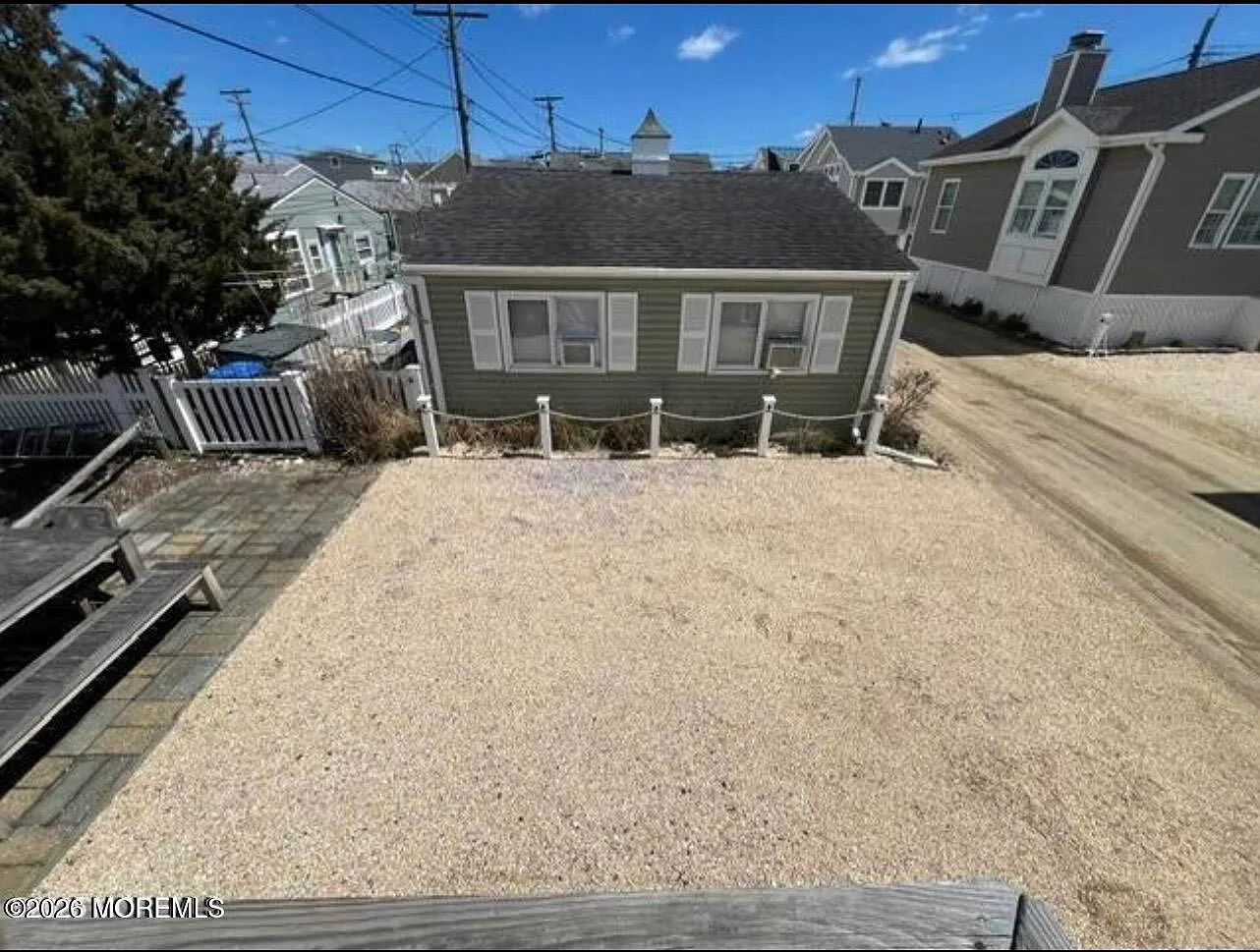 2 bed, 540 sqft, $1,900 — Photo 2