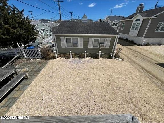 2nd image of 116 W Plover Way