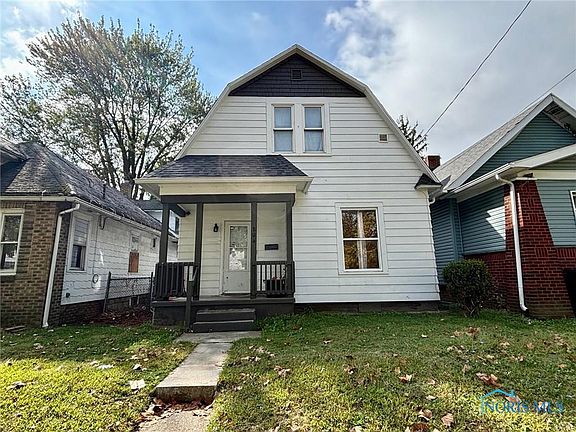 2nd image of 804 Earl St
