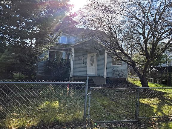 2nd image of 5390 NE Skidmore St