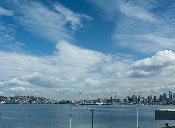 Queen Anne, Space Needle & Seattle cityscape views...