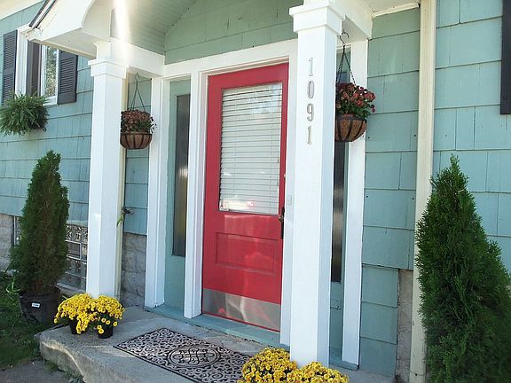 2nd image of 1091 Tifft St