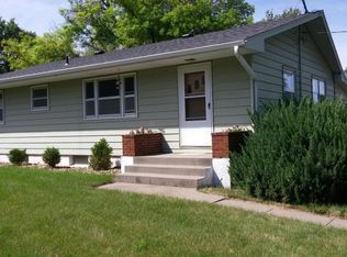 813 Scenic Cir, Oakland, IA 51560