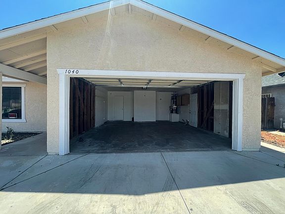 4th image of 1040 Chagal Ave