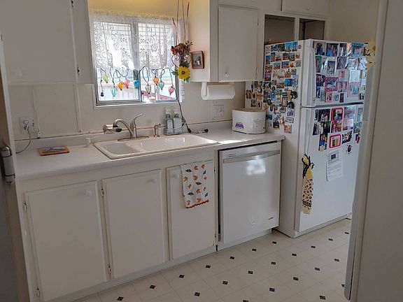 2nd image of 5404 NE 121st Ave Unit 25
