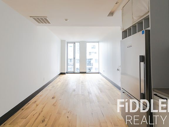 4th image of 42-22 27th St #510