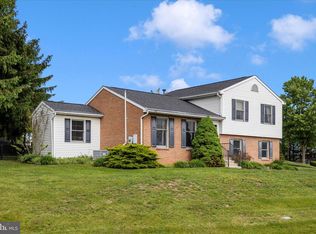 21 Carriage Hill Dr, Hagerstown, MD 21742