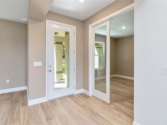 3rd image of 11110 Oleander Dr