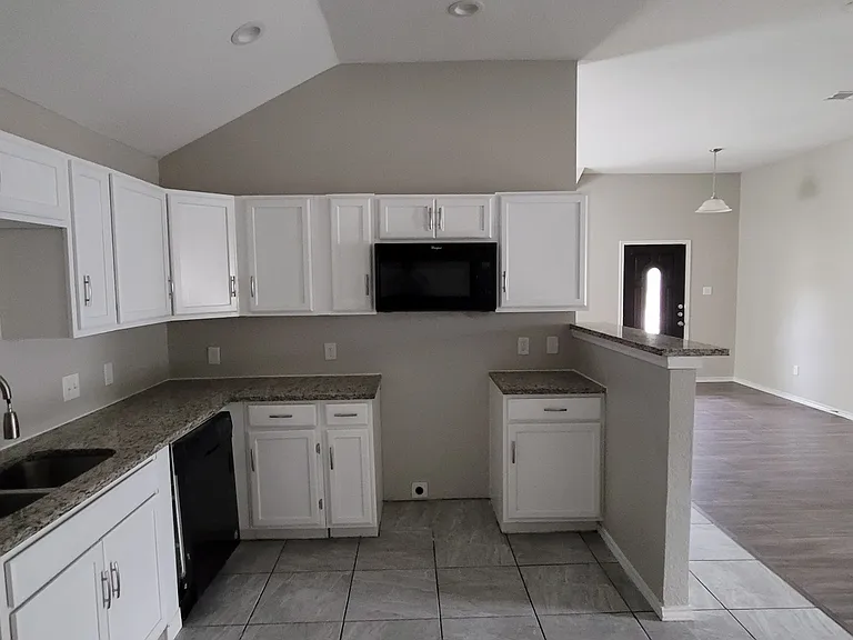 7237 Autumn Run Dr — Photo 4