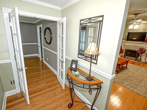 5th image of 4629 Saint Martin St
