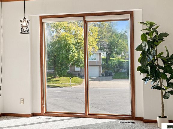 5th image of 3111 Laramie Cir
