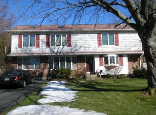 28 Bayberry Dr, Saint James, NY 11780
