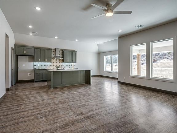 4th image of 4401 Maxine Dr