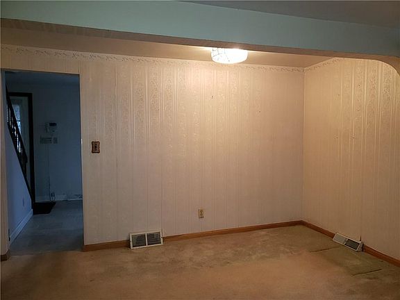 4th image of 2925 Evanston Ave