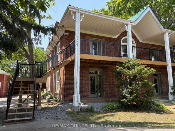 22 McGill St #3, Quinte West, ON K8V 3J2