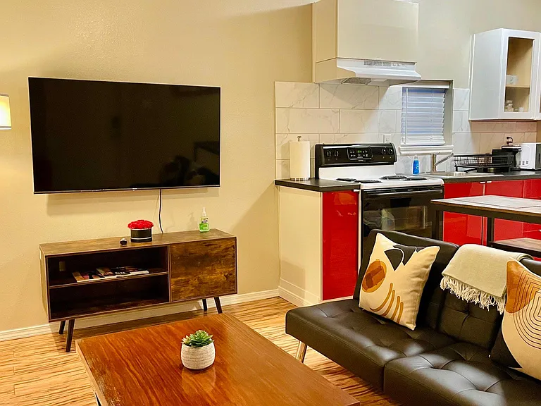 1502 Isabella St #A — Photo 2