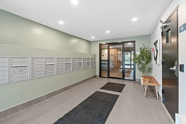 Shelard Village Apartments — Photo 33