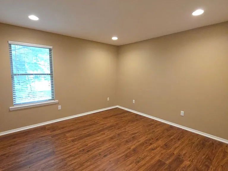 808 S Knoxville Ave — Photo 13