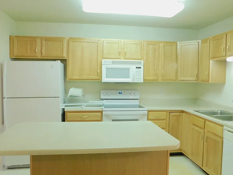 4717 Kelvington Dr — Photo 2