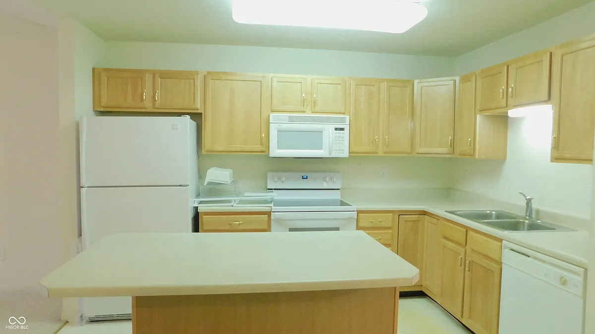 Building Photo - 4717 Kelvington Dr
