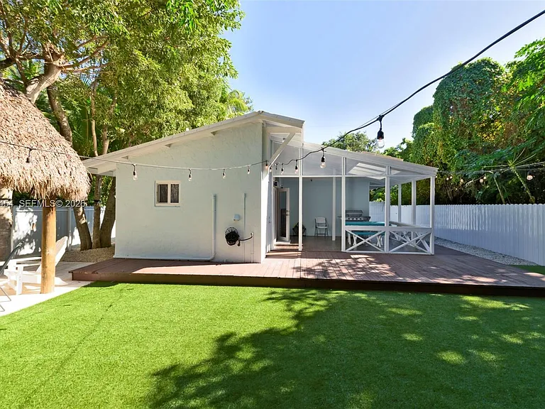 23 Susan St — Photo 21