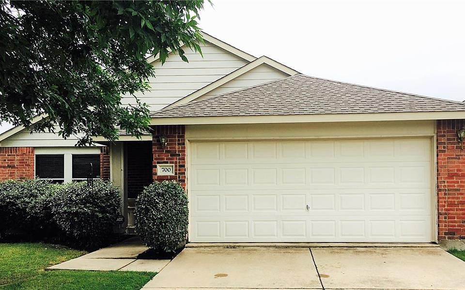 1st image of 700 Pickwick Ln