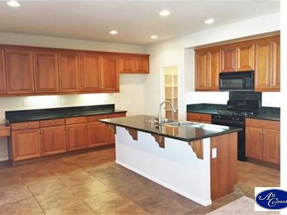 3rd image of 34707 Chinaberry Dr