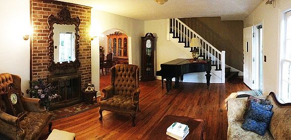 3rd image of 3217 Easton Ave