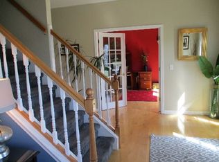 9110 Via Cimato Dr, Clarence Center, NY 14032