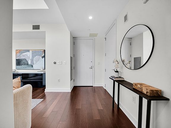 3rd image of 1000 City View Dr #102