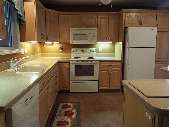 5th image of 704 Pine Meadow Ln