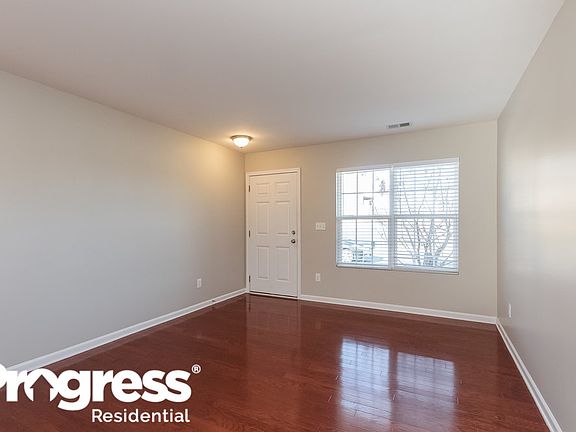 4th image of 5024 Broad Leaf Ct