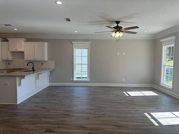 2nd image of 1648 Arlington Park Cir