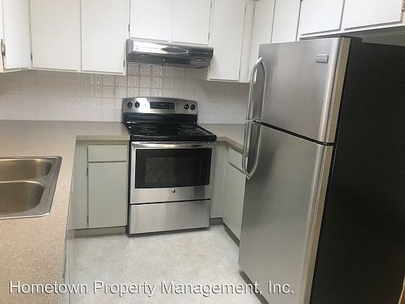 3rd image of 2420 W Lake Dr SE