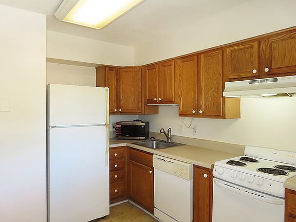 5th image of 1 Shepherd Ln #C5