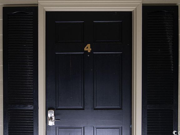 4th image of 216 Stillwood Dr. #4