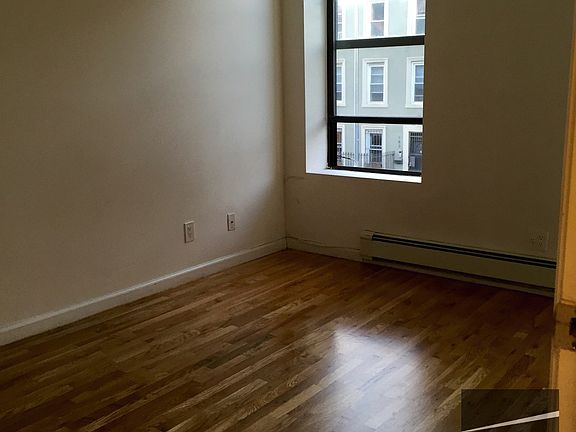 3rd image of 202 Clifton Pl