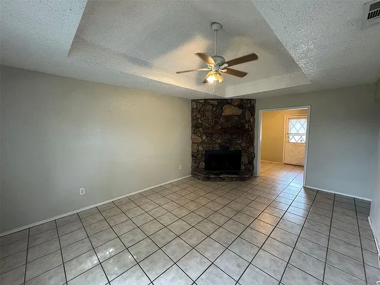 2721 Hurstview Dr #D — Photo 9