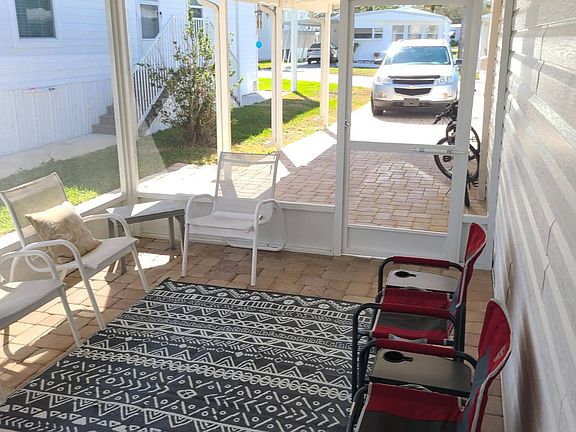3rd image of 205 Pier B