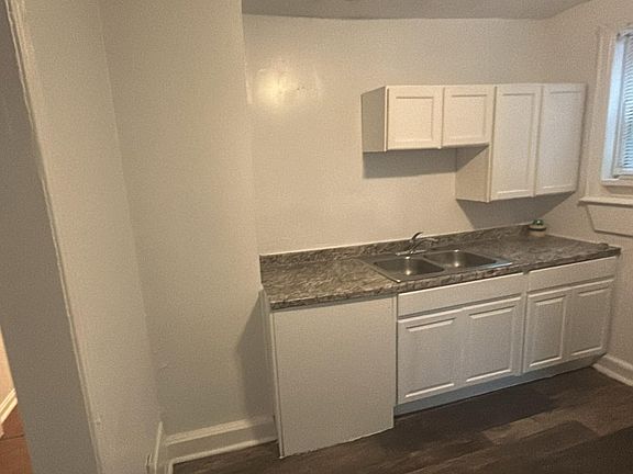 2nd image of 3732 Lehigh St #1